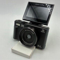 ❤️新品未使用⭐️デジカメ 5K 録画　Wi-Fiスマホ転送！32ギガカード・バッテリー2個付属　7500万画素 コンパクト　18倍ズーム　180度可動　オートフォーカス　すぐに使用できる！⭐️の画像