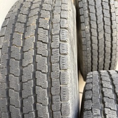 ハイエース　キャラバン　
スタッドレスの画像