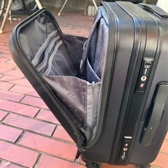 プラスマイナス　スーツケースの画像