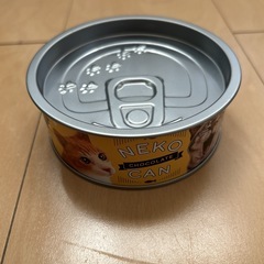 猫のお菓子缶の画像