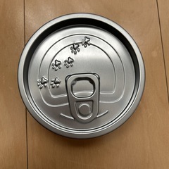 猫のお菓子缶の画像