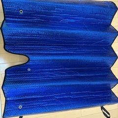 車のサンシェードの画像