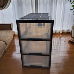 3段プラスチック収納ケースの画像