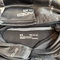 アンダーアーマー　パーカー　130の画像