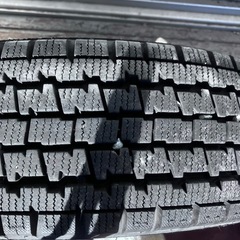 ブリヂストンスタッドレスタイヤ4本の画像