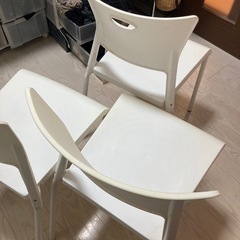 白いダイニングチェアー　あげますの画像