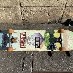 スケートボード コンプリート THUNDER トラック付の画像