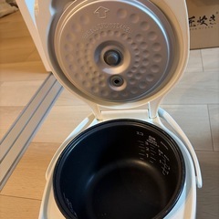 タイガー　マイコン炊飯ジャー　3合炊き
の画像