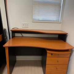 デスク　　キャビネット　　椅子　3点セットの画像