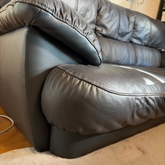 革のソファ　　ダークグレー　3人用の画像