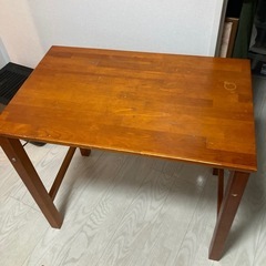 折りたたみ机の画像