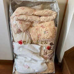 ディズニー　ベビーベッドの画像