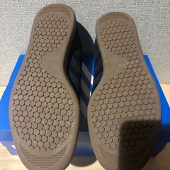 adidas スニーカー　24.5の画像