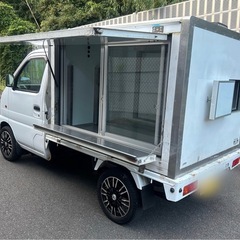 車検令和9年9月まで‼️ 2000年式 スズキ キャリイトラック エアコン付き AT車 移動販売車 40L貯水タンク 蛇口 シンク付き 汚水貯蔵タンク完備の画像