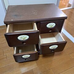 木製収納家具（小物入れ）の画像