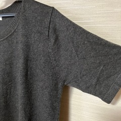 花柄模様のカットソーの画像