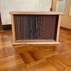 レコードなどの管理用　木製ラック　使用品の画像