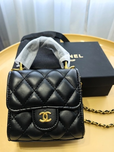 シャネル ノベルティ ショルダーバッグ ゴールドチェーン ミニバッグ