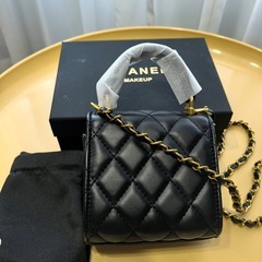 シャネル ノベルティ ショルダーバッグ ゴールドチェーン ミニバッグ