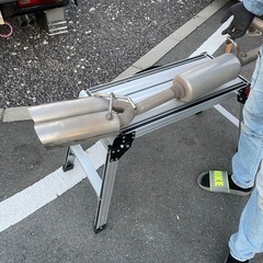 プリウスαデュアルだしマフラーの画像