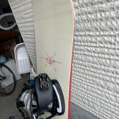 購入後すぐに滑りに行けます！使用回数少ない！レディース　スノーボードセットの画像