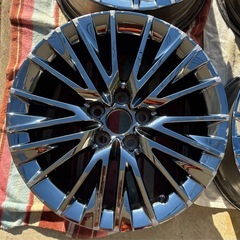 トヨタ　クラウン220系Gエグゼグティブ純正スパッタリングホイール　４本の画像