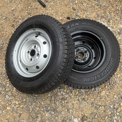 プロボックス　13インチ　スタッドレスタイヤの画像