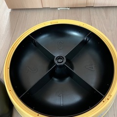 犬　餌やり機の画像