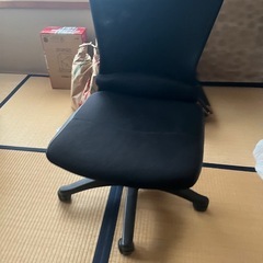 椅子（チェアー）の画像