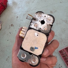 マキタ18v6.0赤点滅冷却中電池の画像