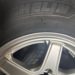 ハイエースなどにタイヤホイールセットの画像