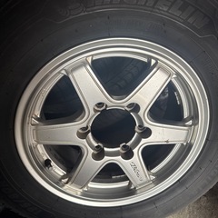 ハイエースなどにタイヤホイールセットの画像