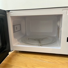 洗濯機と電子レンジと冷蔵庫の画像