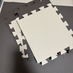 ベビーサークル　カーペット&クッション付き　の画像