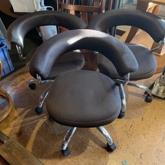 椅子　キャスター付き　高さ調整可能の画像