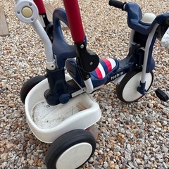 イークル　折りたたみ可能な三輪車の画像