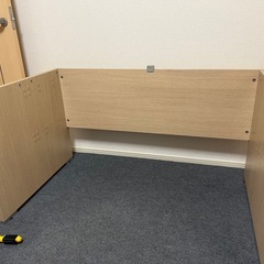 作業デスクの画像