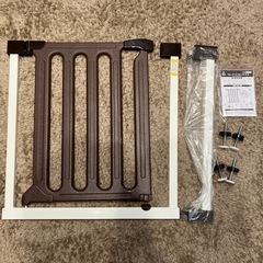 西松屋　スマートエンジェル　ベビーゲートスタンダード2  ブラウンの画像