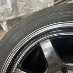 ハイエースなどにタイヤホイール
の画像