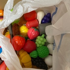 いろんな種類のままごとグッズの画像