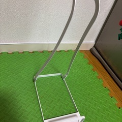 掃除機スタンドの画像