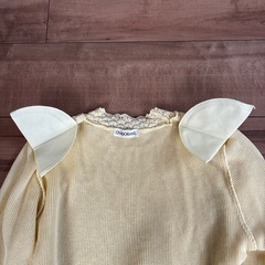 新品未使用品　黄色のニットの画像