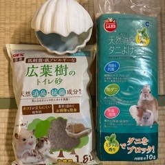 ハムスター飼育セット（エサ、トイレ、床材）の画像