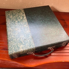 ケース付き レコードの画像