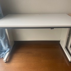 美品のオフィステーブルの画像