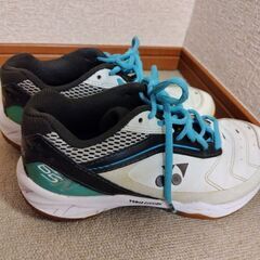 YONEXバドミントンシューズ23.5の画像
