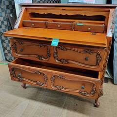 【愛品倶楽部柏店】ライティングビューロー ガブリオールレッグ ロカイユ装飾文様の画像