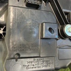 令和5年式　ダイハツ　タント　ファンクロス用右側ヘッドライトの画像