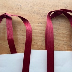 オフィシーヌユニヴェルセルビュリー　紙袋 4枚の画像