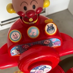 アンパンマン三輪車の画像